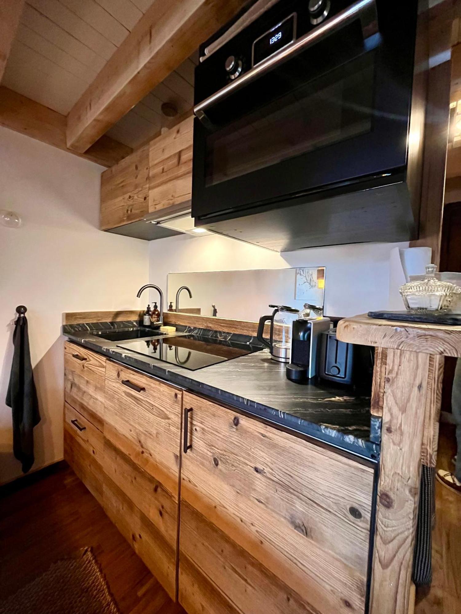 Appartement Ensoleille Aux Tines, Vue Massif Chamonix Exterior photo